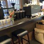 カンダコーヒー - カウンター席はこんな感じ