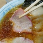 麺屋 正遊 - ワンタン麺の白河独特の燻製チャーシュー(R4.12.22撮影)