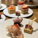 ERUTAN RESTAURANT BAR - 