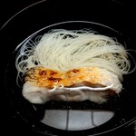 道人 - 「白甘鯛に三年熟成三輪素麺」は衝撃の吸い地でした。 お出汁の中に、白甘鯛を炙った香ばしさも溶け込んで、そこまで計算する素晴らしさが圧巻です