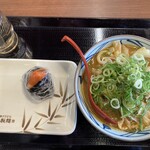 Marugame Seimen - 俺たちの豚汁うどん並790円税込と明太子おむすび140円税込