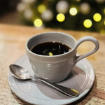 Piu - ◎ドリップされたコーヒーは酸味と苦さが効いて美味い。