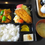 カフェ家庭料理光泉 - 魚フライとチキンのスブタ風