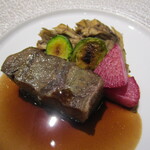 レストラン ラフィナージュ - 黒毛和牛頬肉のコンフィ（アップ）