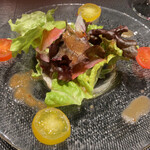 難波 鉄板焼き Sublime - 季節の彩り野菜のサラダ