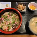 にしむら家 あかり亭 - 海鮮漬け丼1000円