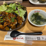 Tedukuritenshimpoarijou - 鶏肉は片栗粉をまぶしてあり、茄子味噌炒めの完成度は高い。
