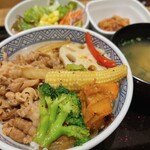 吉野家 ７号線能代店 - 牛丼ON野菜