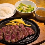 Niku Baru Iji - はらみステーキランチ(税込1,250円)
                        はらみ肉200gのステーキ、サラダ、玉葱入りコンソメスープ、ライス(小盛りオーダー)付