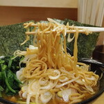 ラーメン 三亀 - 麺リフト