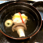 日本料理菊哉 - ホタテの入った羽二重蒸し。ふわっふわ。タイミングを見ながらたっぷりの鰹節でひいたお出汁も風味豊かで美味い。