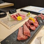 牛刺しと焼肉 仔虎 - 