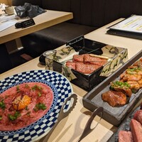 牛刺しと焼肉 仔虎 クリスロード店 - 