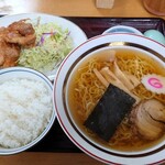 Ichina - ラーメンセット「ラーメン＋豚肉竜田揚げ、ライス付き」780円