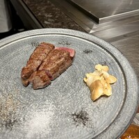 鉄板焼 さざんか - 石垣牛ヒレステーキ ガーリックチップを添えて