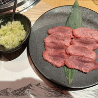 近江うし焼肉 にくTATSU 銀座店 - 上タン塩