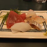 酒の店 ななや - おまかせ刺し盛り　\400(22-12)