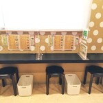 三宮一貫楼 - 店内