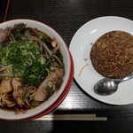 新福菜館 - ラーメンと焼飯(1150円)