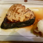 鳥万 - ブリの照焼き400円ぐらい