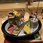 銀座 しのはら - かわはぎ肝和え  なまこ  えび芋  編笠柚子  サーモン　　　　　　玉子しんじょう