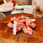 Iniku Oroshi Don'Ya Chokuei Binchousumi Biyakiniku Wagyuuya - 