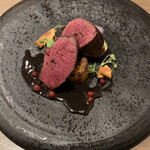 ラチュレ - メインの鹿肉、野菜もたくさん