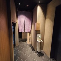 鮨しいな - 入り口