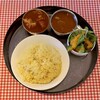 ミラーン - 2種盛カレー（マサラチキン、シーフードと里芋のカレー） ¥950