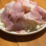 立呑 富士屋本店 - ハムキャ別 (400円)