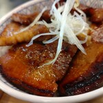 Ganso Butadonya Tonton - 豚バラ丼アップ　肉６枚