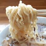 新月 - 自家製細縮れ麺がまた旨い！