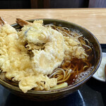 Kamimura - 上天ぷらそば 大盛り 《冬》
                        お腹が空きましたので蕎麦は大盛りにします。
                        大きな海老天が2本、かぼちゃと茄子にししとうの天ぷらも入りボリュームたっぷりです♪