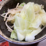 ラーメンとんぼ - 無料の茹でキャベツともやし