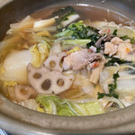 丸千葉 - 煮込んだやつを撮り忘れて食べかけ撮ったら汚らしい( ⑉¯ ꇴ ¯⑉ )