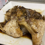 福魚食堂 - 鯛のあら炊き　ボリューム感満点