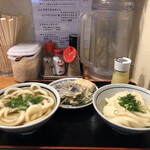 Junte Uchichi Sanuki Udon Gorou - しょうゆうどんセット（＋あつあつうどん） 800円（税込）、ミニちくわ＆こんぶ天ぷら、なす天ぷら