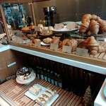 pain du boo and COMFORT Stand - 