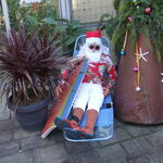 郷林 - グリーンライブセンターでは、今夜の仕事に備えてサンタが昼寝(笑)