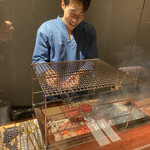 薪炭まだら - 主に焼き担当のスタッフくん