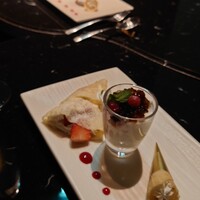 DINING & BAR TABLE 9 TOKYO - 