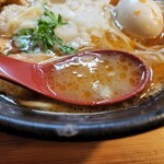 Hariken Ra-Men - 鶏そばエビ風味のスープ