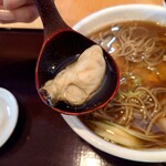 手打蕎麦 たじま - 牡蠣そば 1,450円(税込)牡蠣。
      