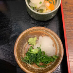 Tendon To Tenpura Soba Inaki - 薬味、香物