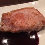 Mon Petit Cochon Rose - 豚肉のロースト　赤ワインソース