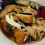タイレストラン チェンマイ - ◎大根と 鶏肉煮込みラーメン  鶏肉が いろんな物ついて ちょっとキモかった