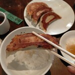 TaiKouRou JIYUGAOKA - 持ち上げるのが重いほど。ちなみにご飯茶碗もジャンボ