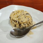 灼味噌らーめん 八堂八 - デザートのアイスクリーム