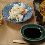 一月家 - ポテサラ、名物玉子焼き。