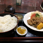 あじまん - 料理写真:唐揚げ定食/¥900(ご飯大盛+¥100)